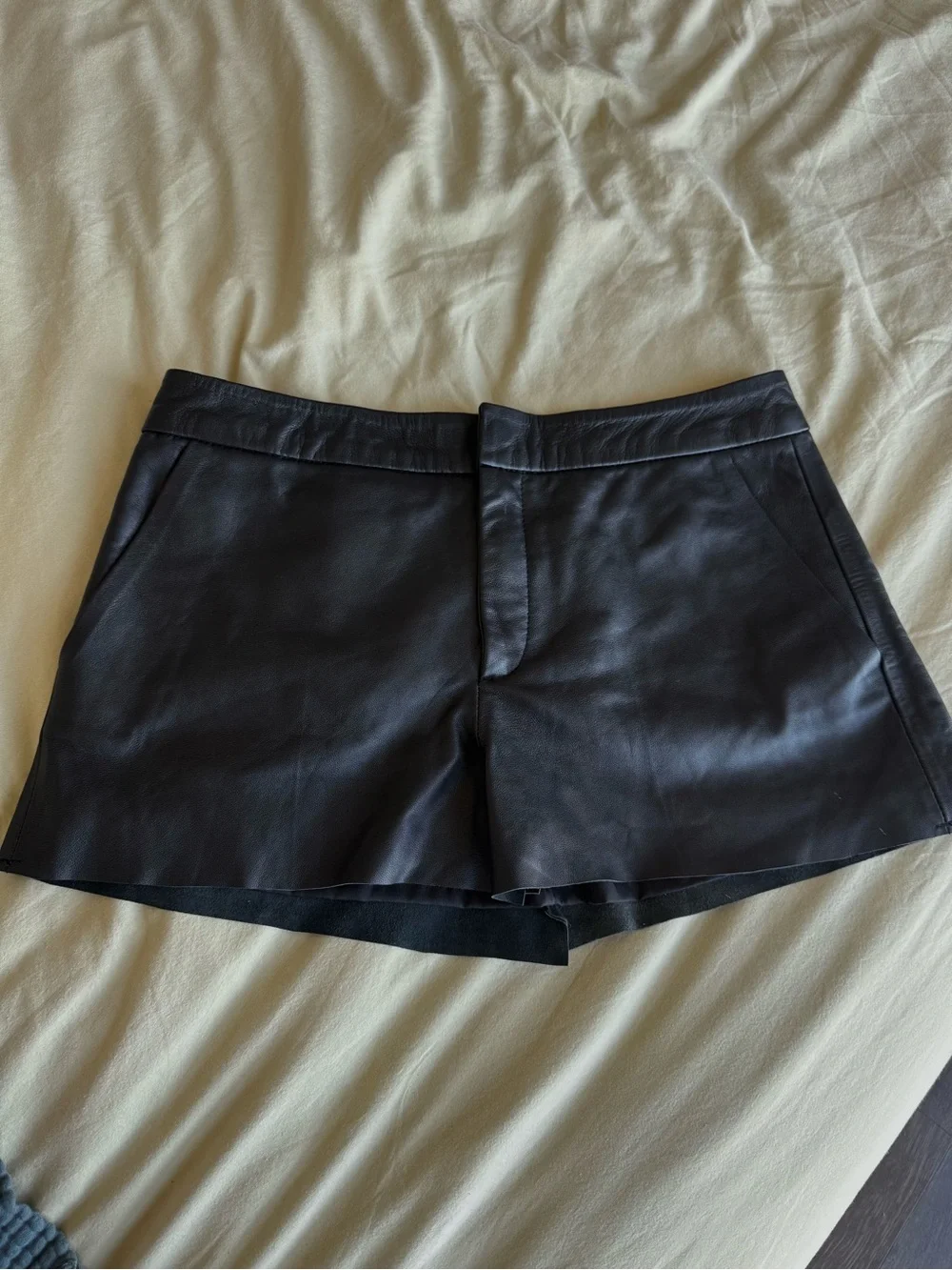 Zara x Kaia Gerber Real Sheepskin Leather Mini Skirt Black XS 5479/002
